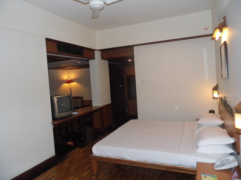 Keys Select By Lemon Tree Hotels, Malabar Gate, Kozhikode Calecute Exterior foto