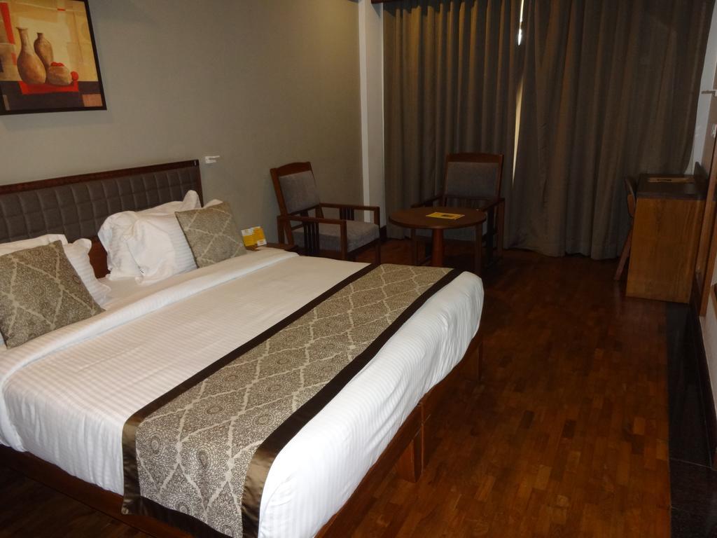 Keys Select By Lemon Tree Hotels, Malabar Gate, Kozhikode Calecute Exterior foto
