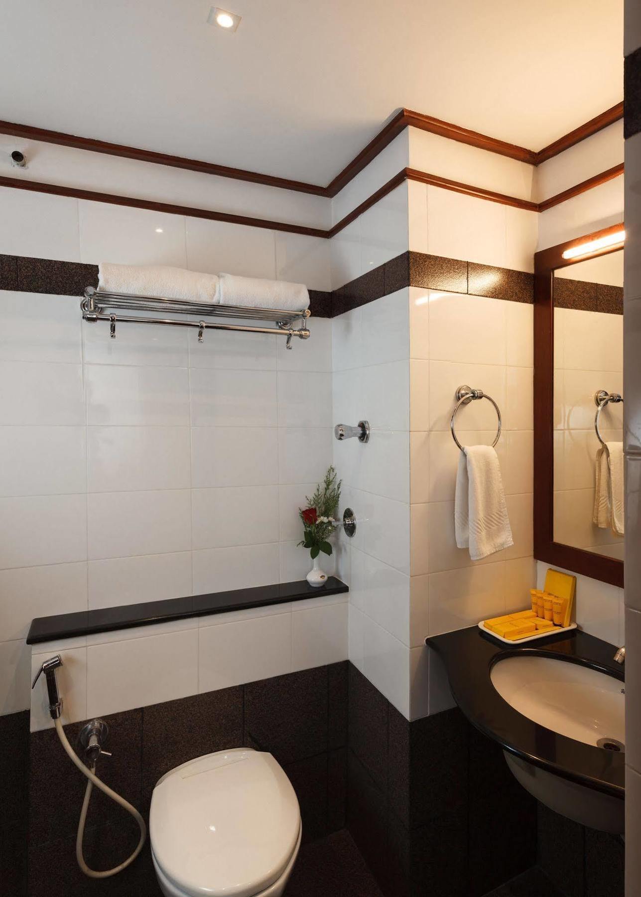 Keys Select By Lemon Tree Hotels, Malabar Gate, Kozhikode Calecute Exterior foto