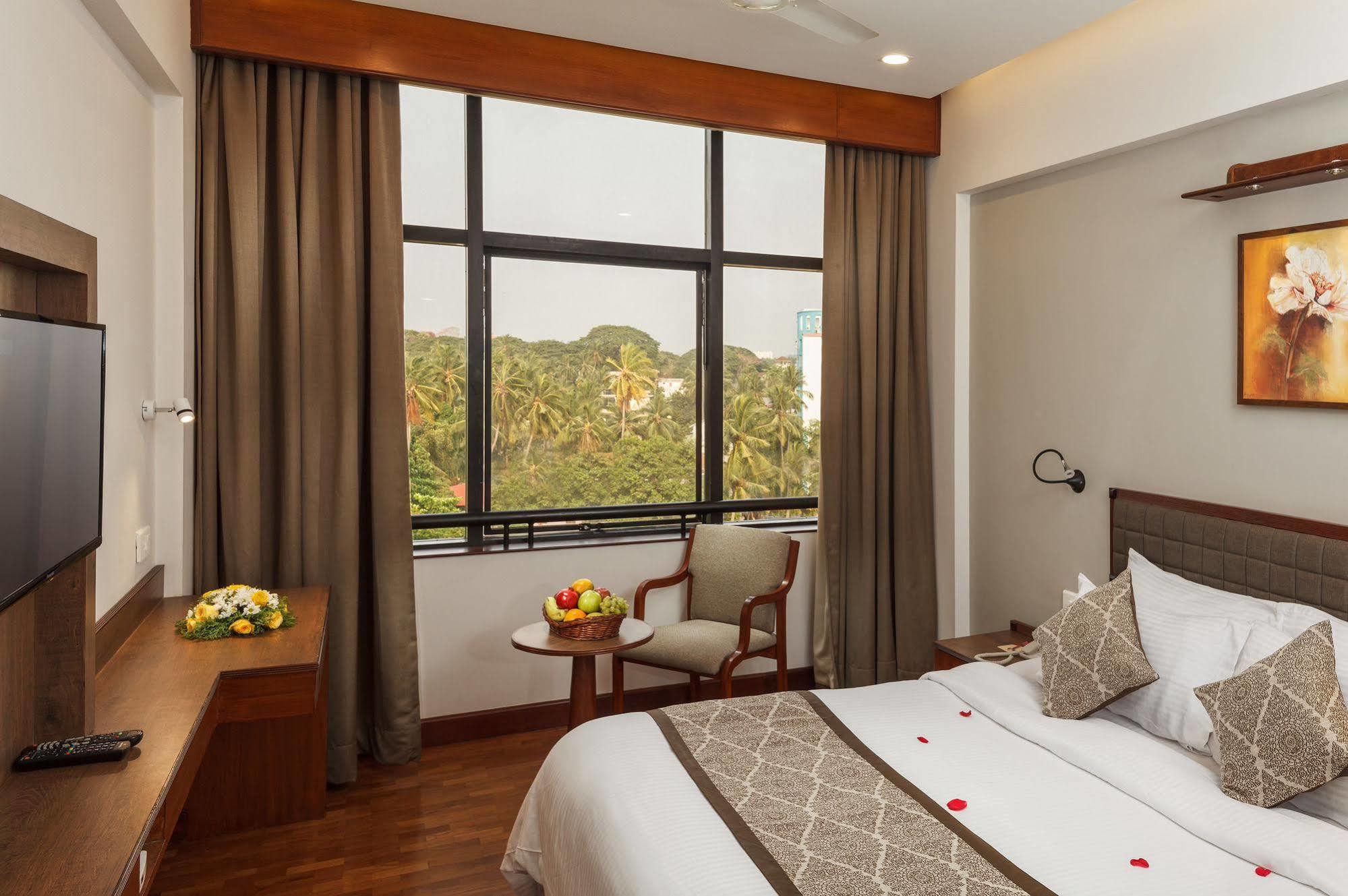 Keys Select By Lemon Tree Hotels, Malabar Gate, Kozhikode Calecute Exterior foto